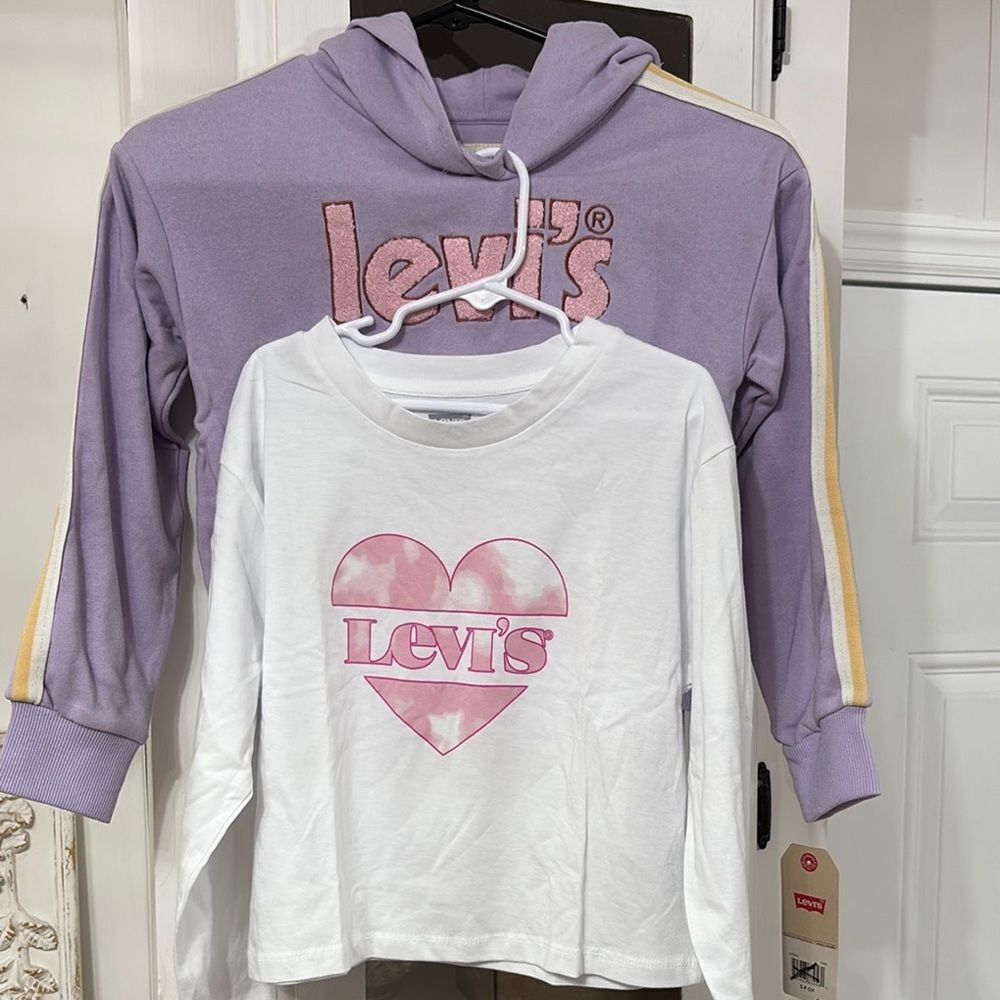 NWT Levi's Purple Cropped Hoodie and White T-shirt Combo!